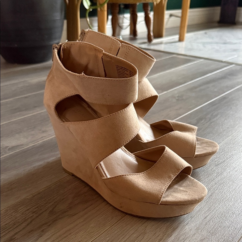 Christian Siriano Wedge Heels Size 10